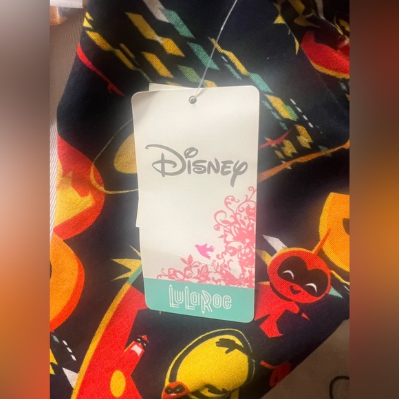 Brand New Lularoe Disney Classic Tp Incredibles size small - Picture 11 of 11